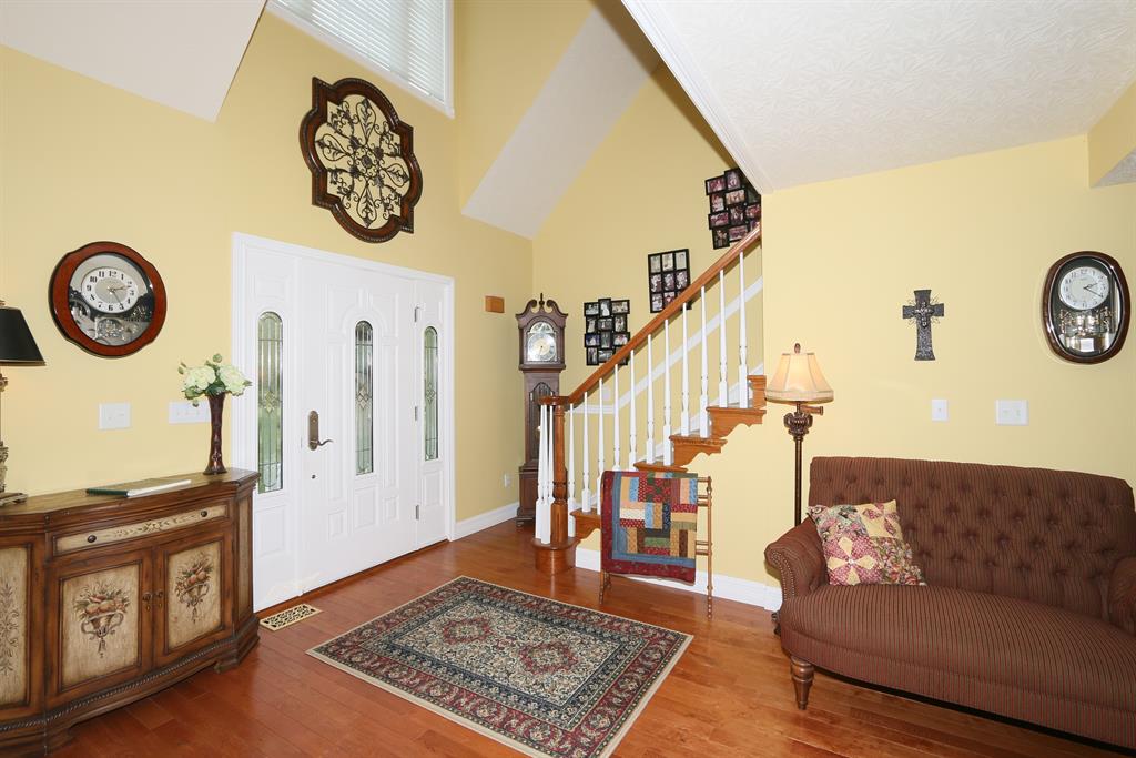 Foyer for 55 Fairway Ln Perry Park, KY 40363