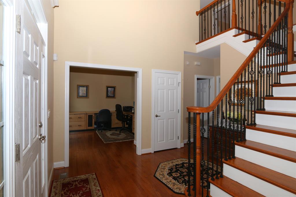 Foyer for 8704 Calm Stream Florence, KY 41042
