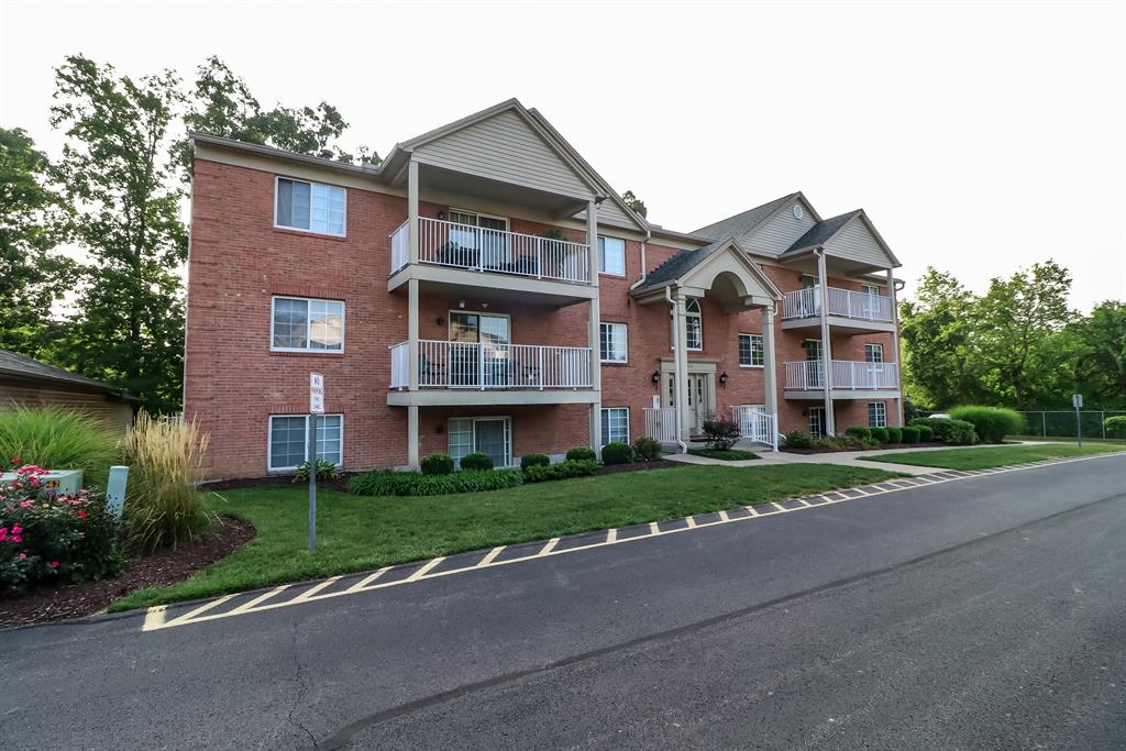 3151 Preserve Ln #2B Groesbeck, OH