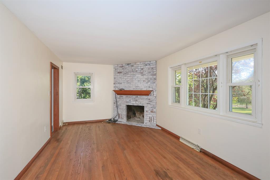 Living Room for 227 Beechwood Fort Mitchell, KY 41017