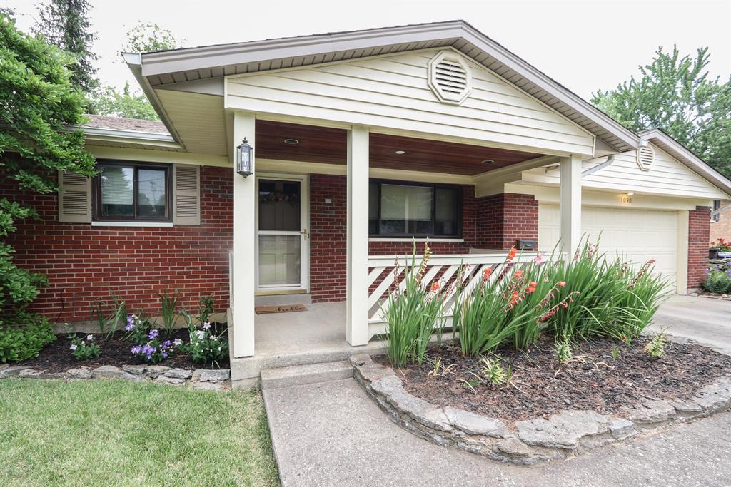 Entrance for 1090 Pinehollow Ln Finneytown, OH 45231