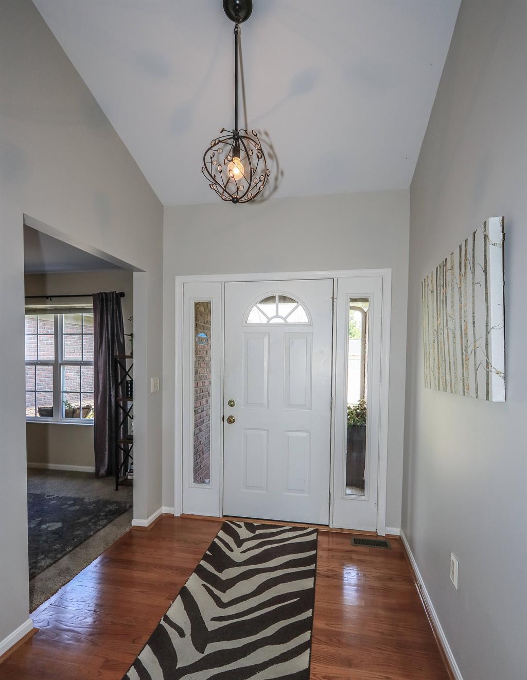 Foyer for 6361 Hawks Nest Ct Burlington, KY 41005