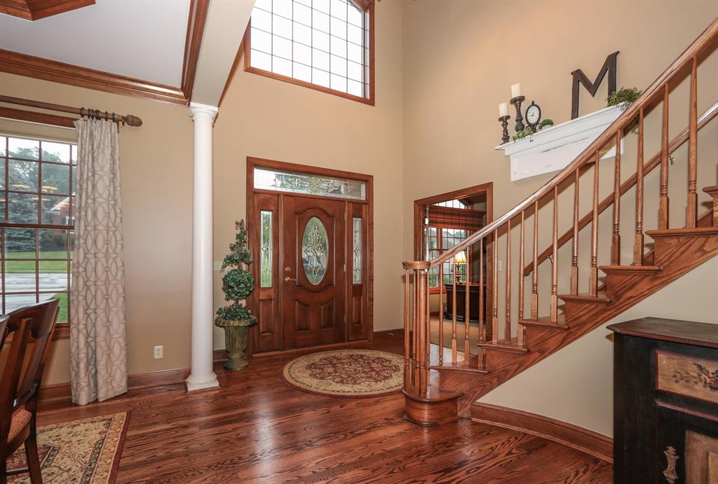 Foyer for 9984 Thoroughbred Ln Springfield Twp., OH 45231