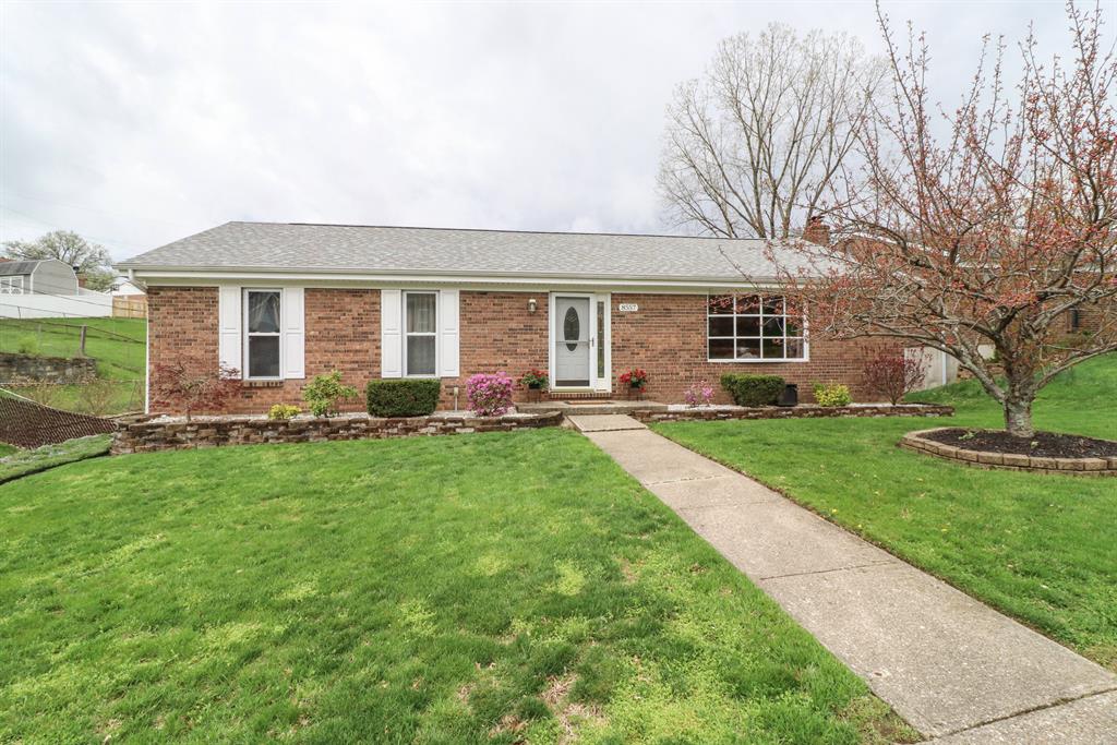 8557 Winthrop Cir