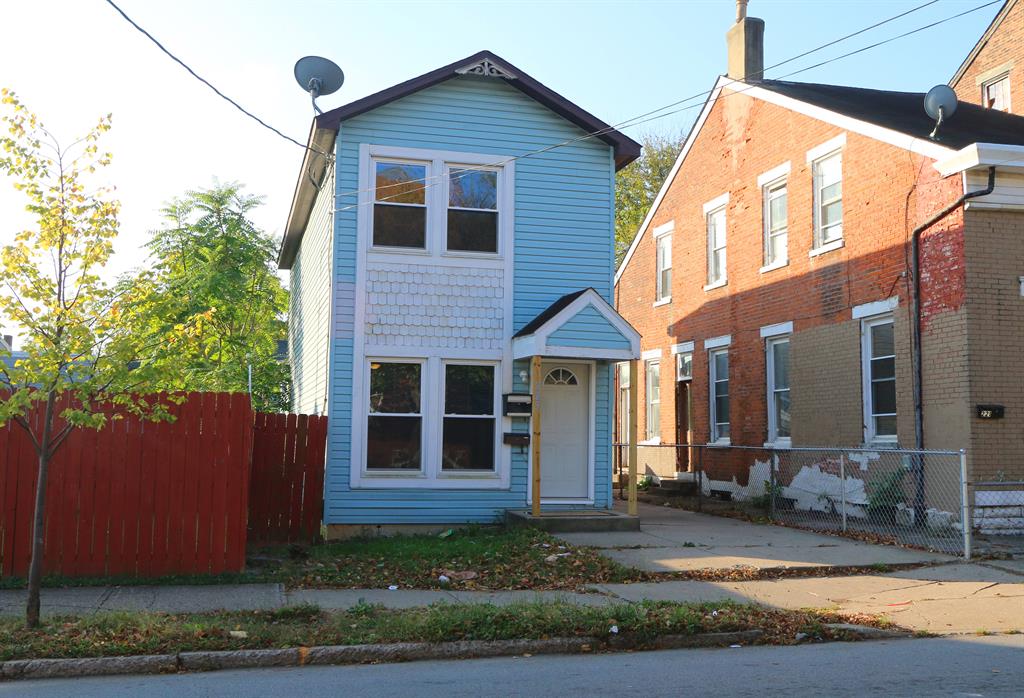 223 E 12th St