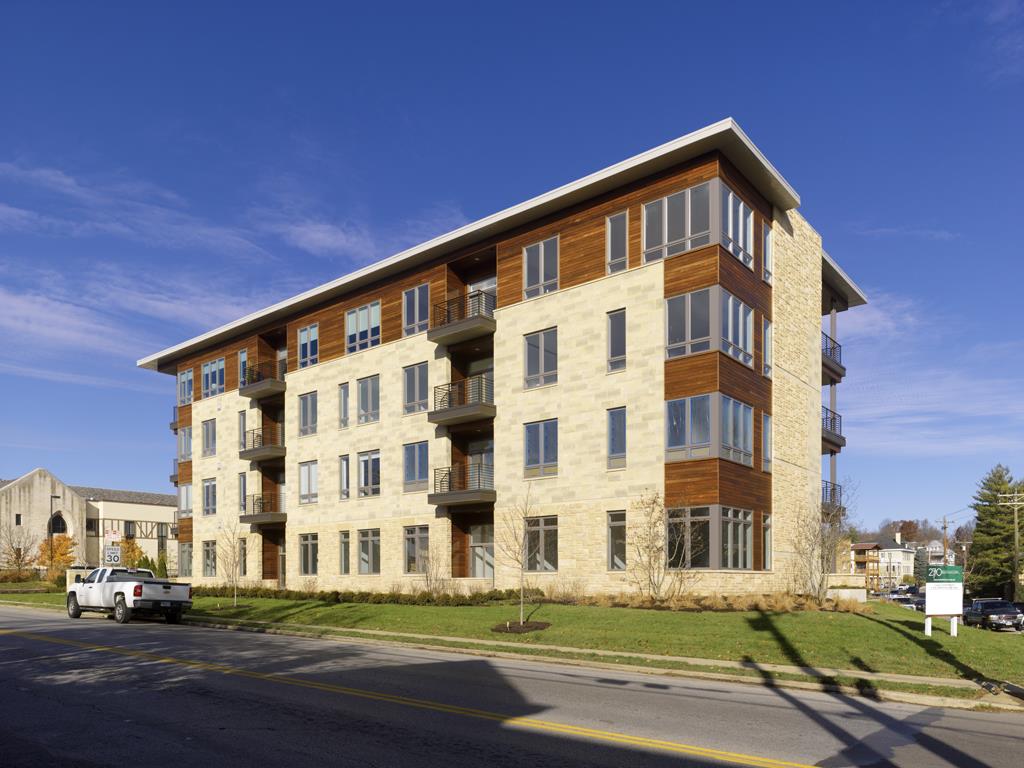 2770 Observatory Ave, 205