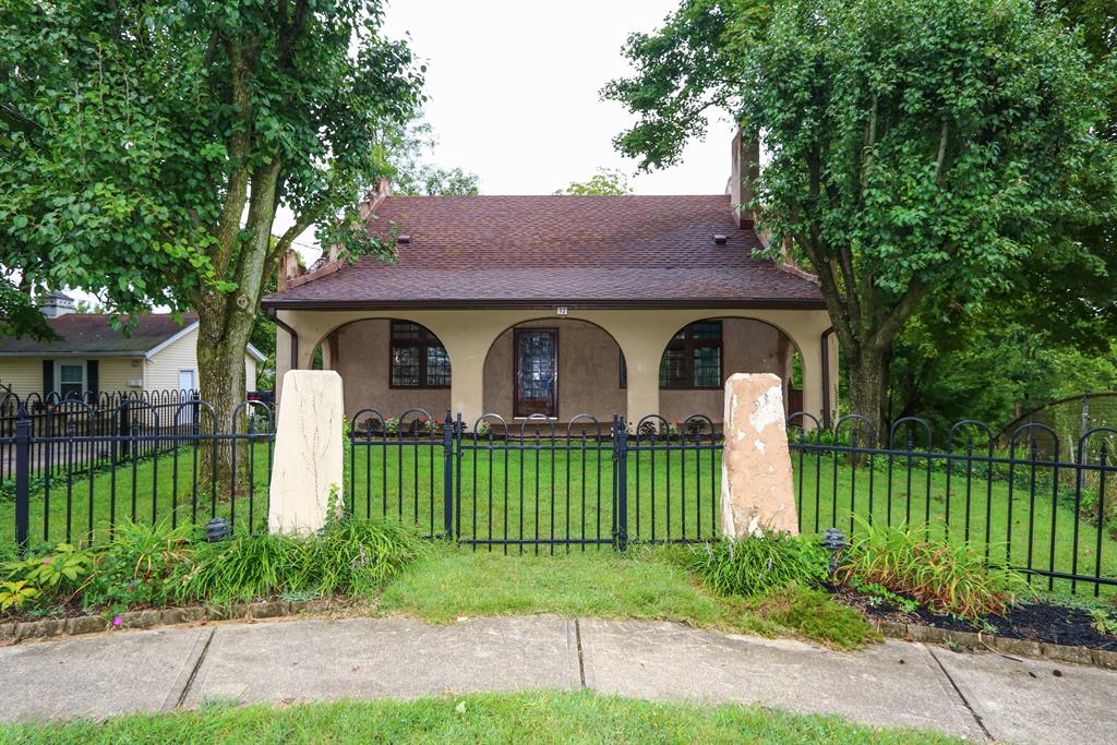 37 Riverview Ave