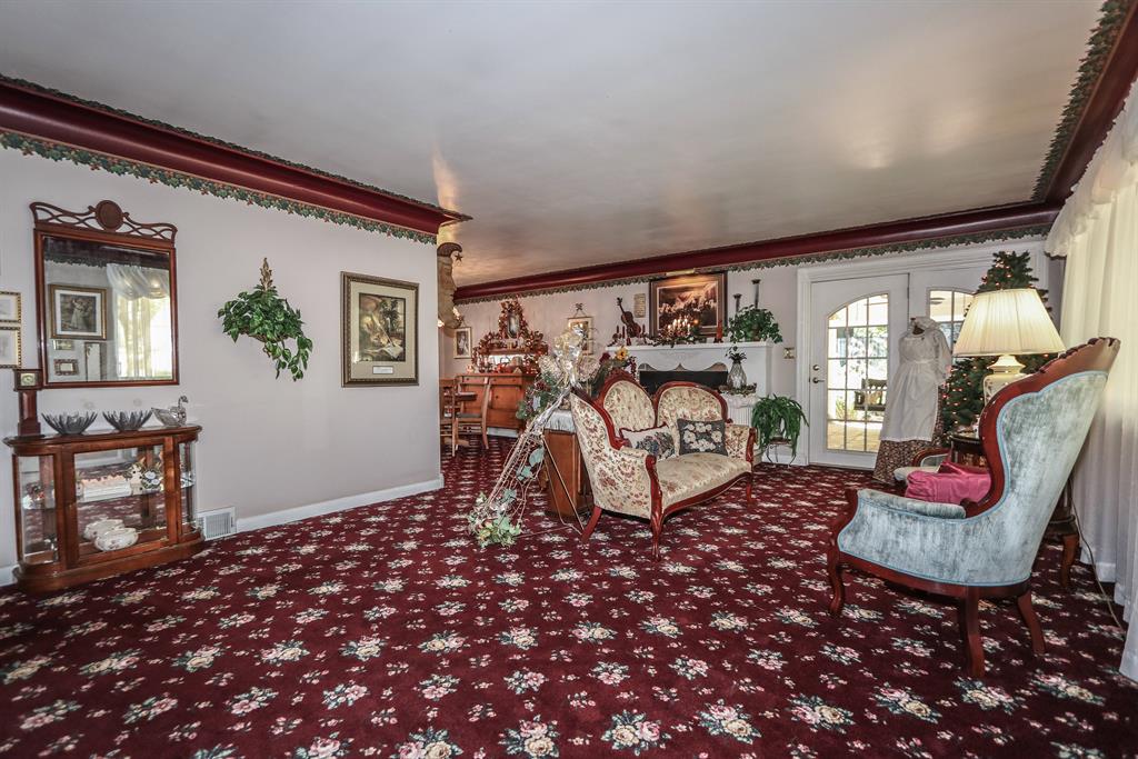 Living Room for 5960 Crestview Ave Fairfield, OH 45014