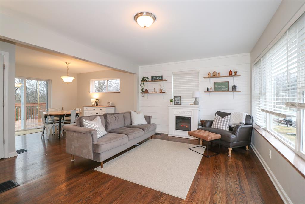 Living Room for 319 Glenroy Ave Delhi Twp., OH 45238