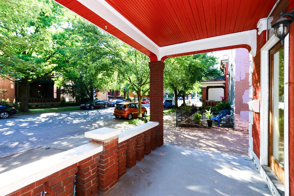 Entrance for 638 Monroe St Newport, KY 41071