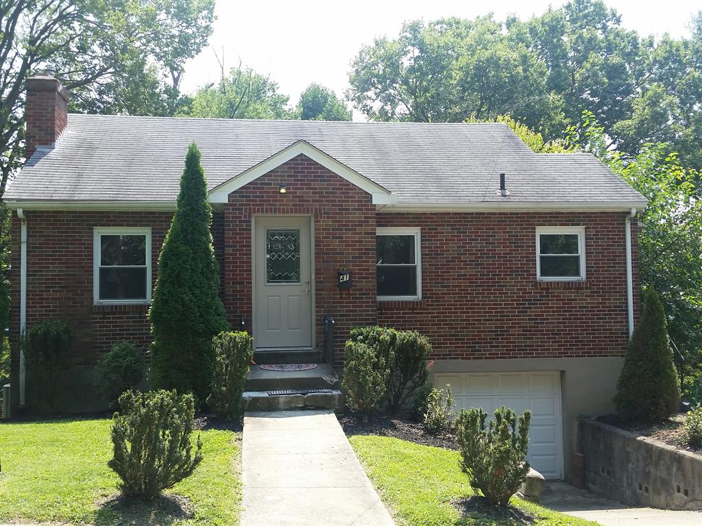 41 Holly Ln