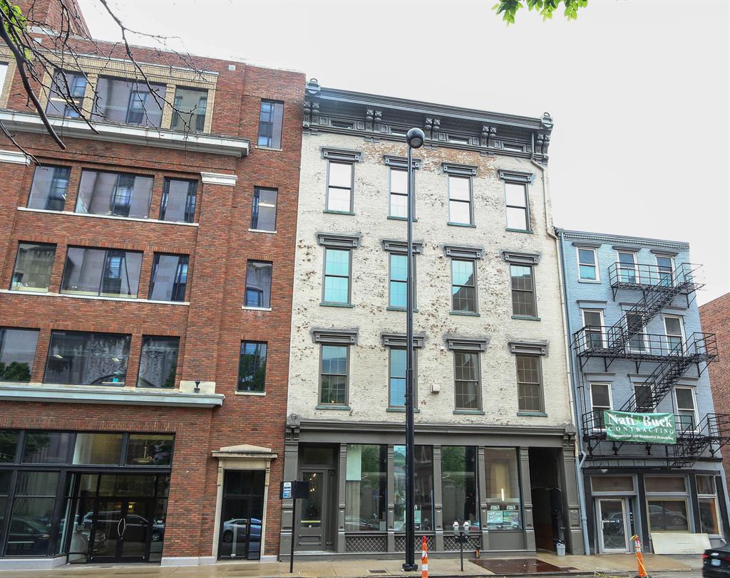 813 Broadway St, 2B Cincinnati, OH