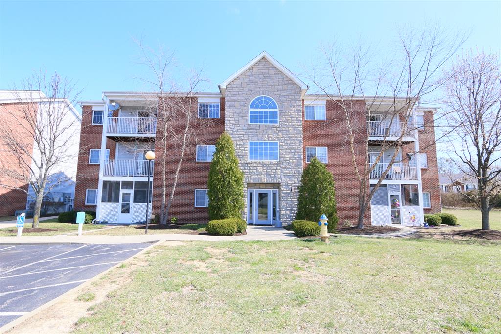 115 Spring Lake Dr, 4