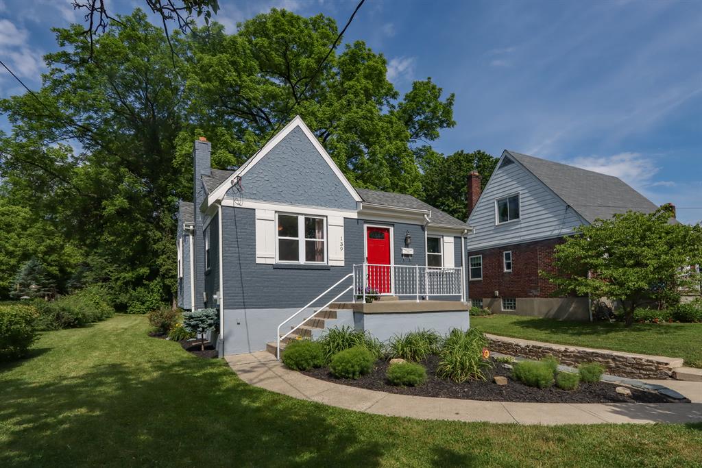 139 S Grove Ave Wyoming, OH