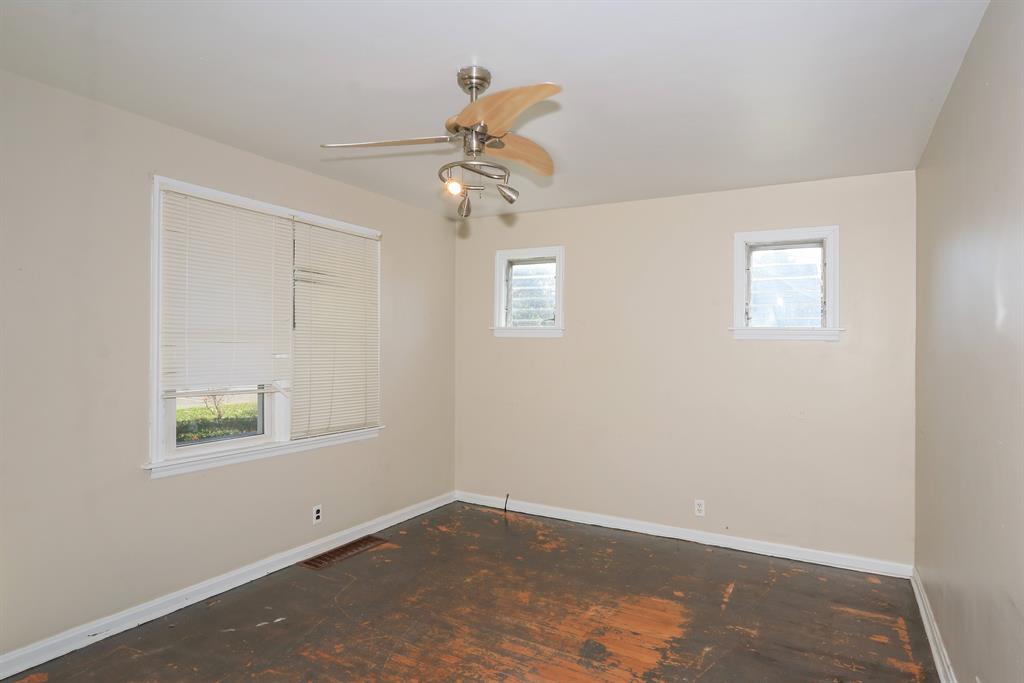 Living Room for 311 Washington St Alexandria, KY 41001