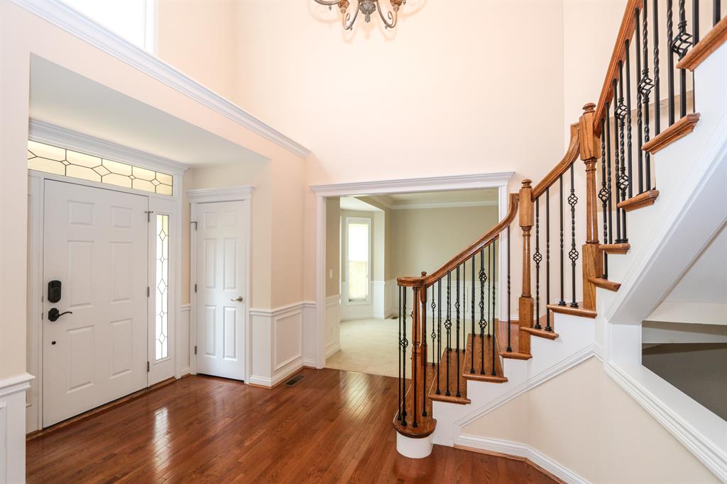 Foyer for 7630 Keller Rd Sycamore Twp., OH 45243