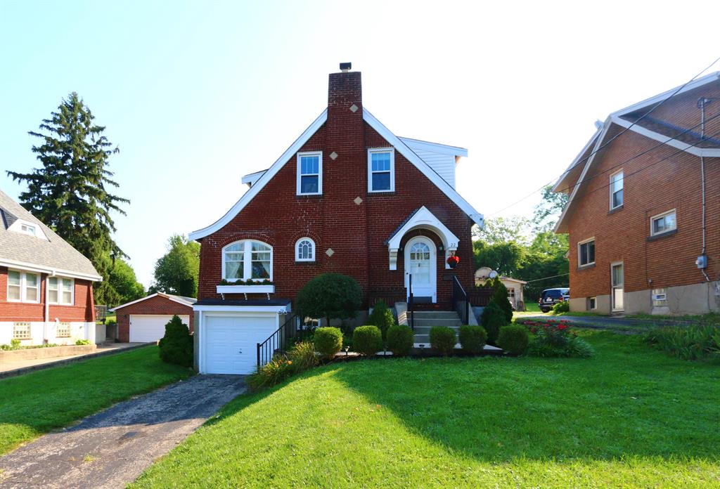 22 McAlpin Ave
