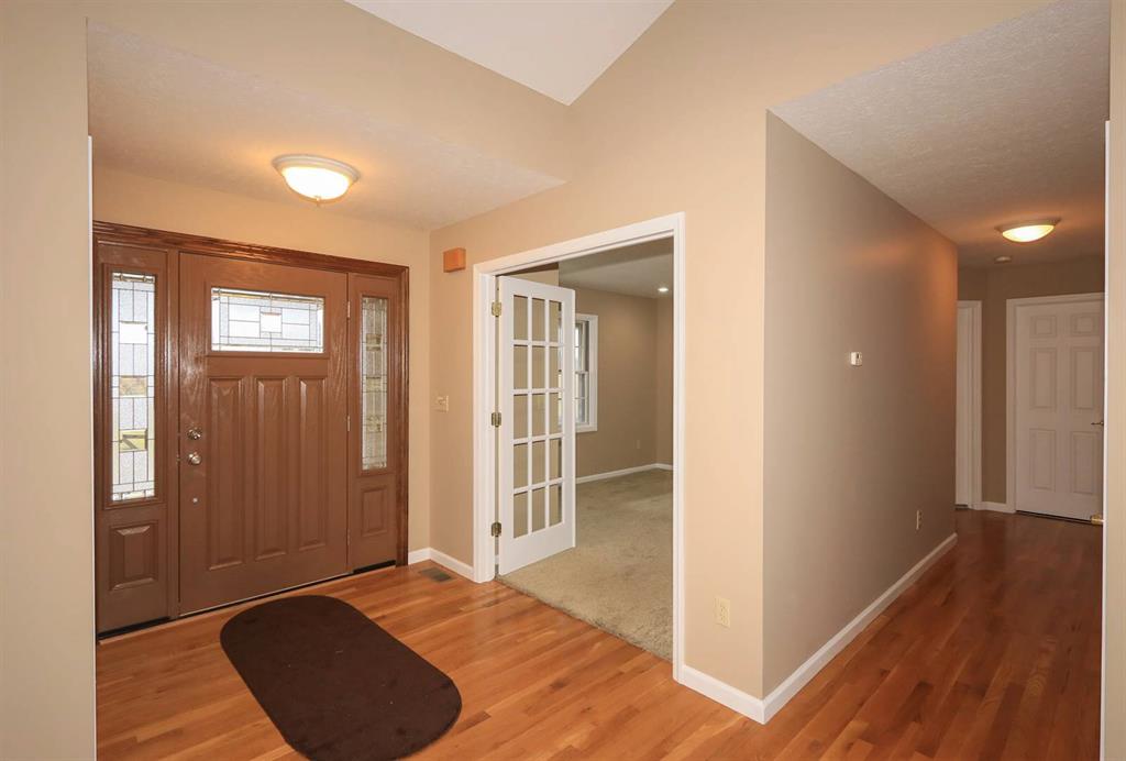 Foyer for 21959 Kuebel Rd York Twp, IN 47022