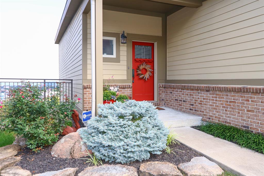 Entrance for 1204 Grays Peak Covington, KY 41011