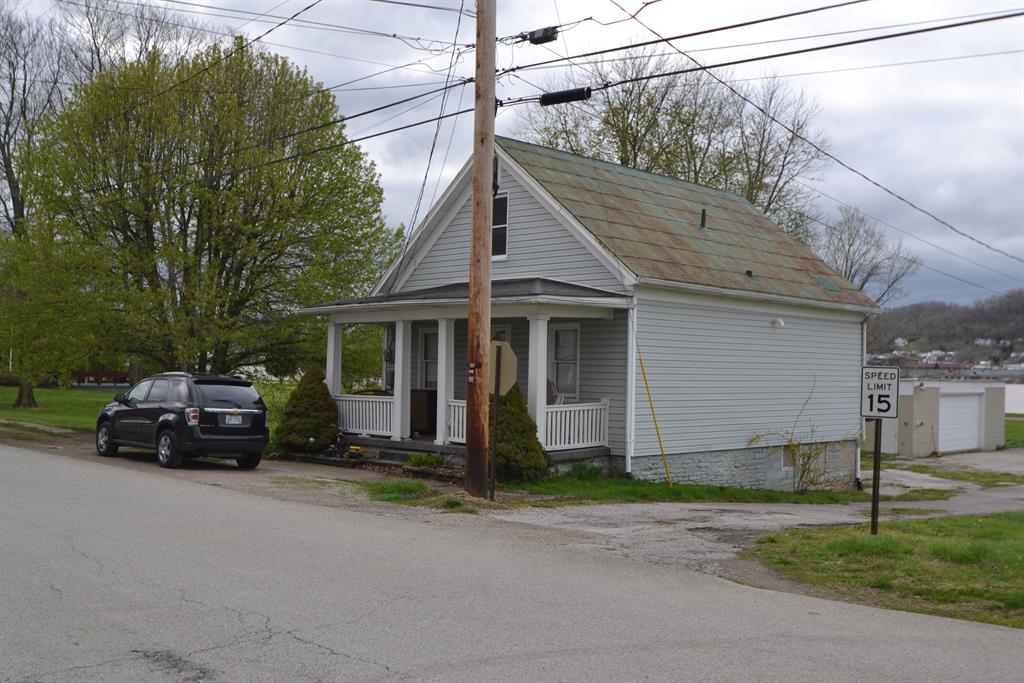 761 High St