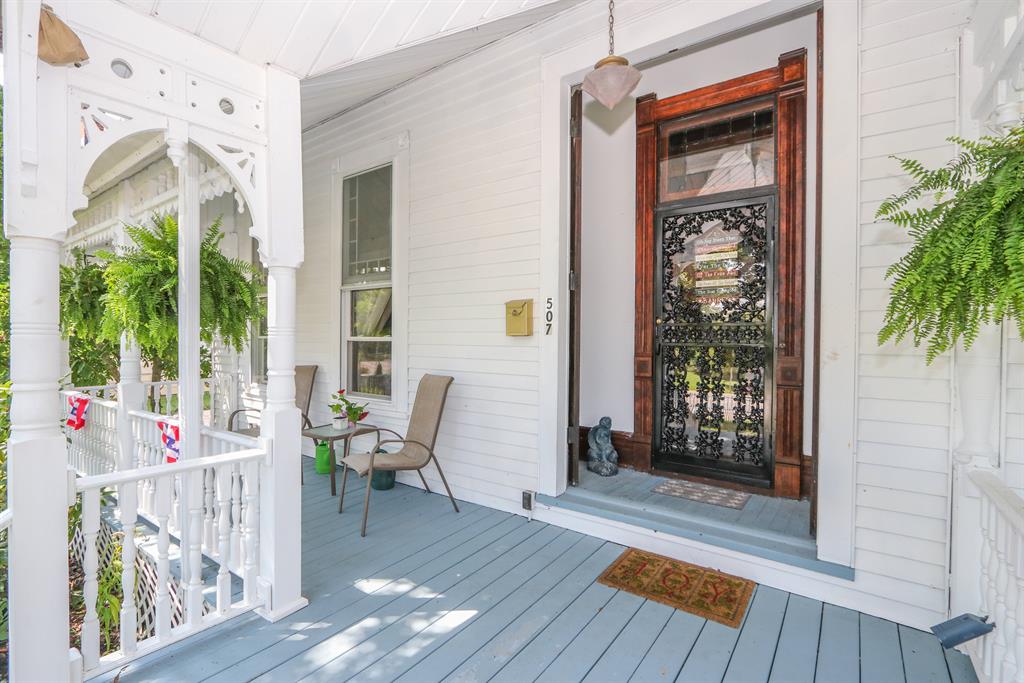 Entrance for 507 N Main St Williamstown, KY 41097