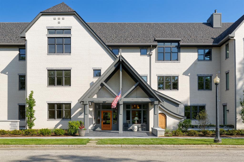 3818 Miami Rd, 103 Mariemont, OH