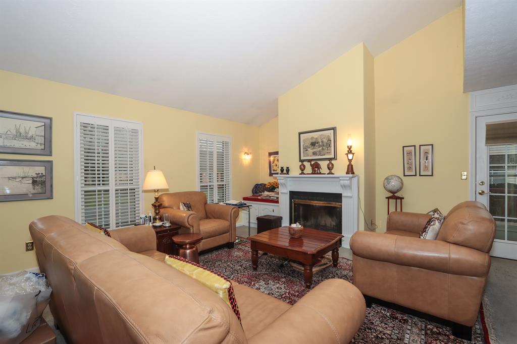 Living Room for 10823 Fallsington Ct Cincinnati, OH 45242