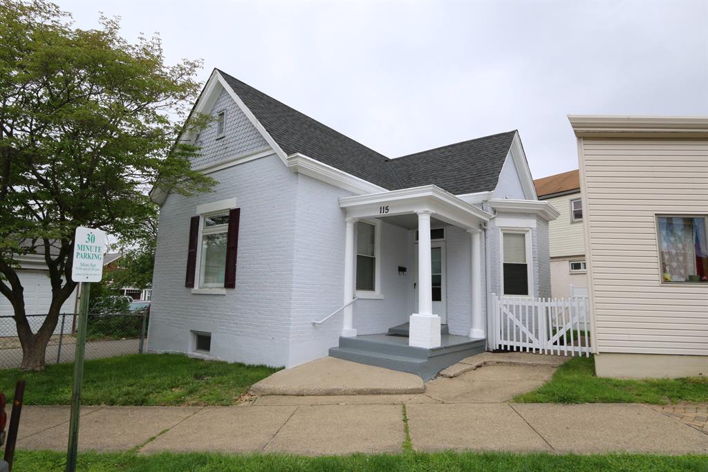115 Adela Ave