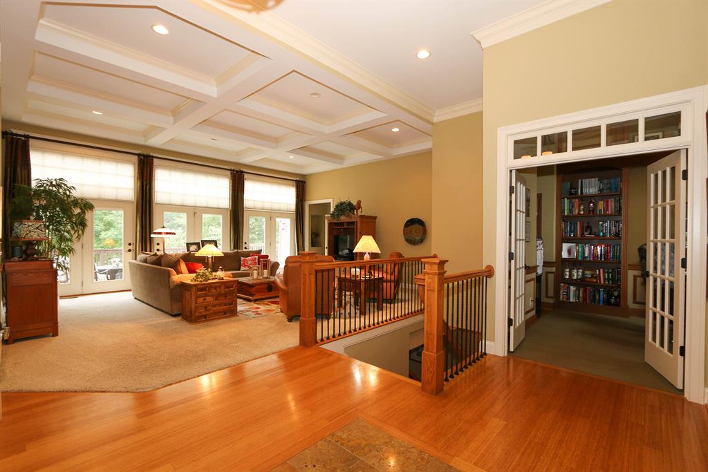 Foyer for 1141 Monarchos Rdg Union, KY 41091