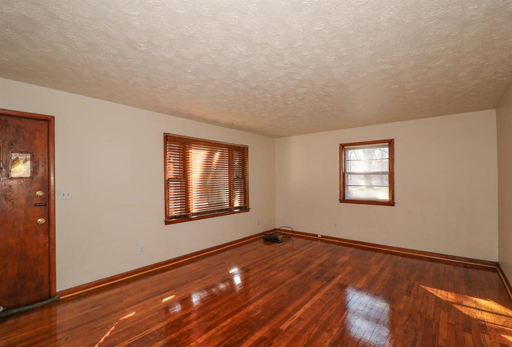 Living Room for 34 Jackson Landing Rd Warsaw, KY 41095