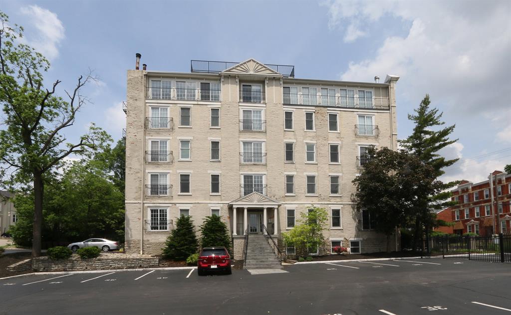 964 Auburnview Dr, 3E Walnut Hills, OH