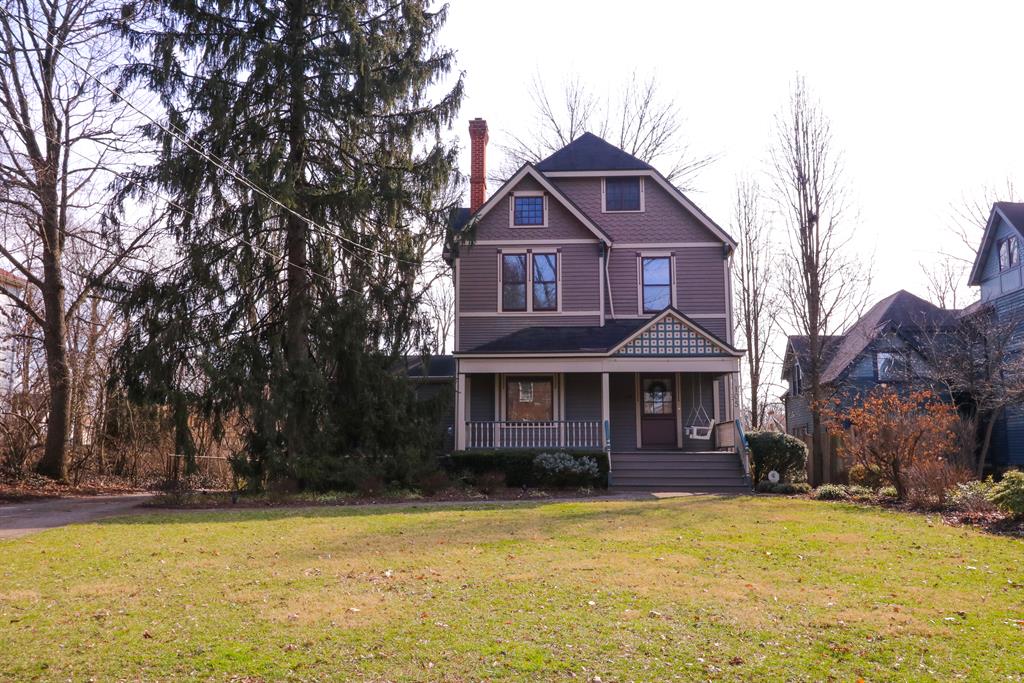 105 E Mills Ave Wyoming, OH