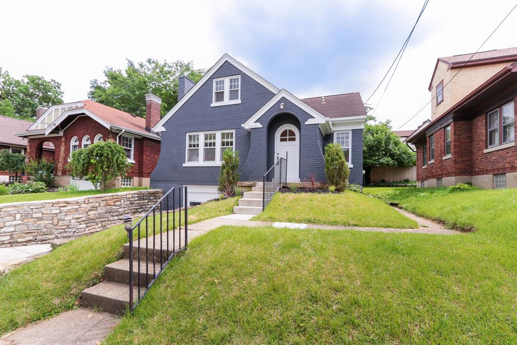 Exterior (Main) 2 for 3331 Claramont Ave Oakley, OH 45209