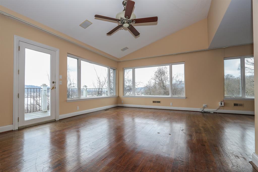Living Room for 401 Torrence Ct Hyde Park, OH 45202