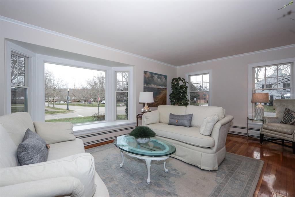 Living Room for 6831 Mt Vernon Ave Mariemont, OH 45227