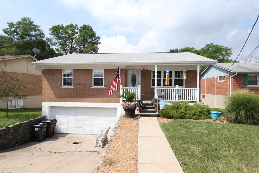 2223 Genevieve Ln