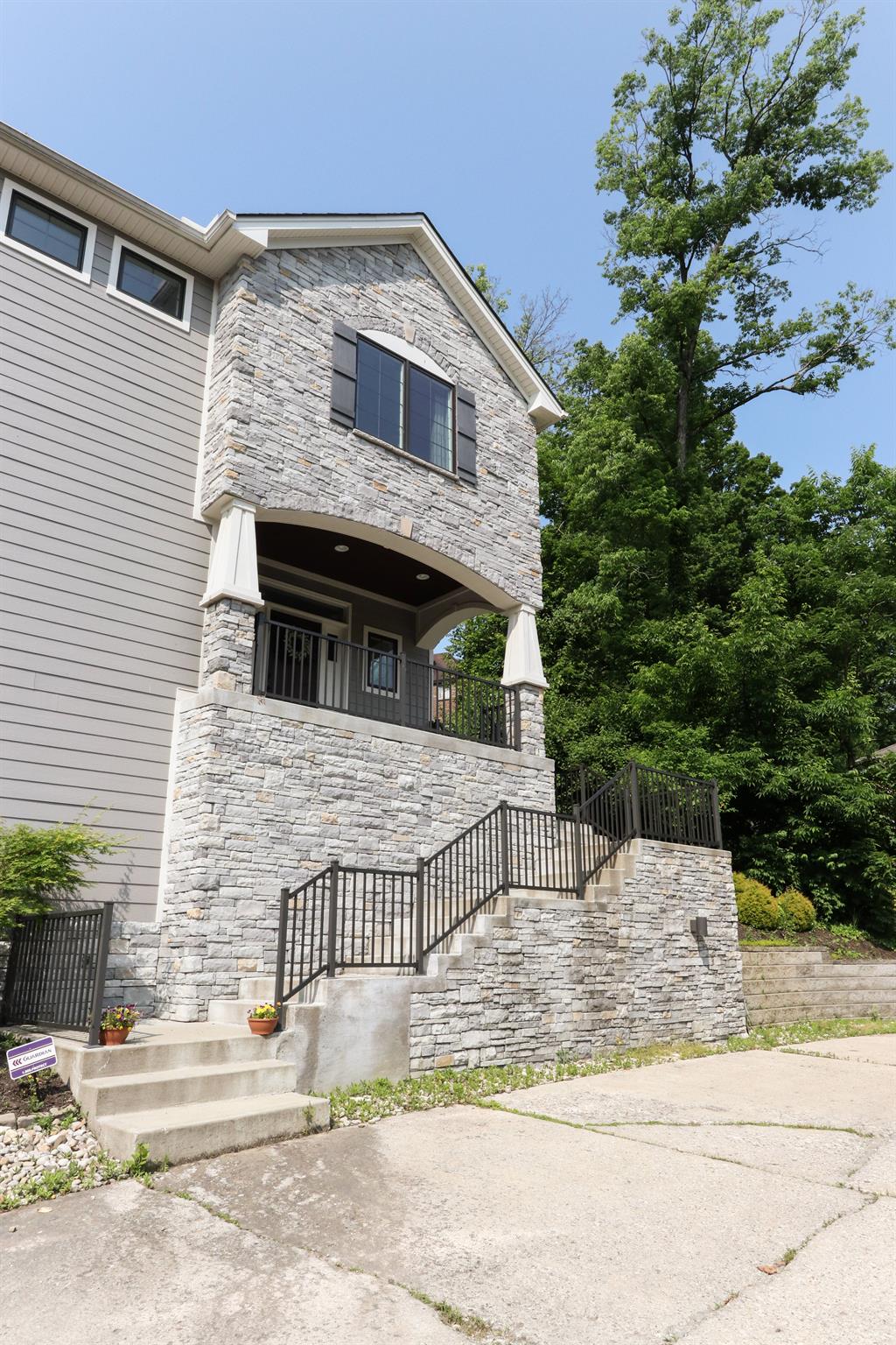 Entrance for 3513 Linwood Ave Mt. Lookout, OH 45226