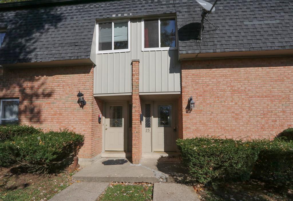 Entrance for 25 Cromwell Rd Greenhills, OH 45218