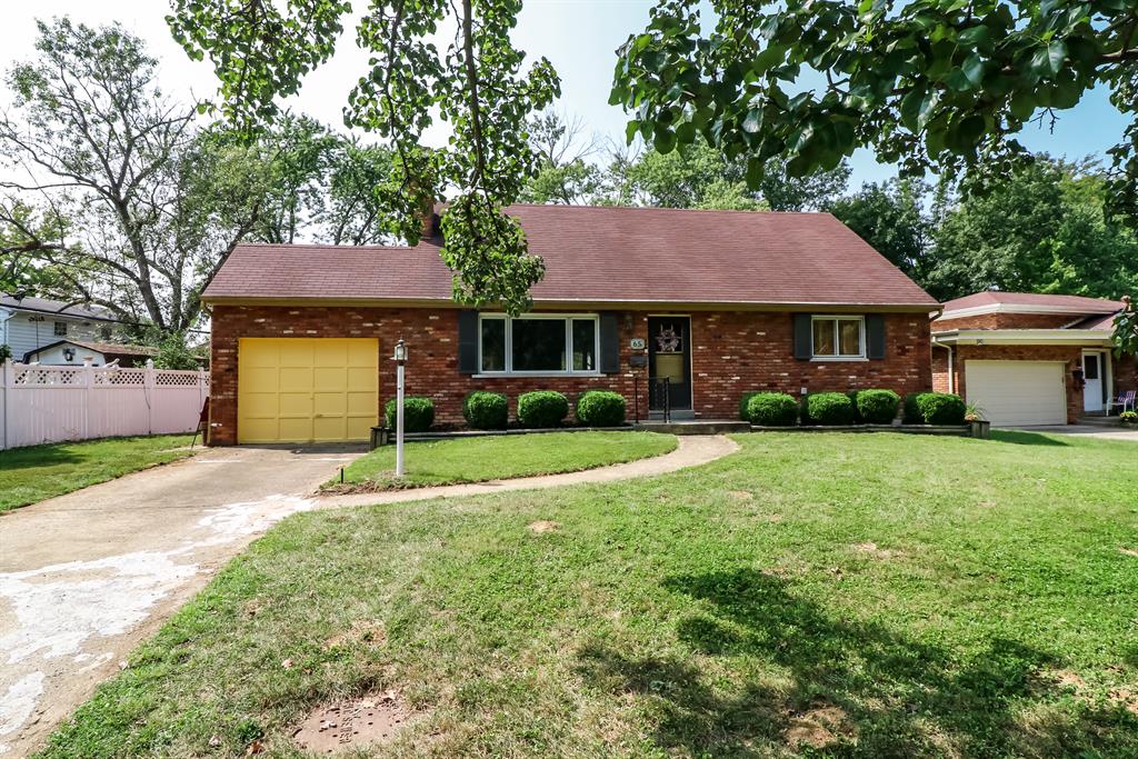 65 Hayden Dr Greenhills, OH