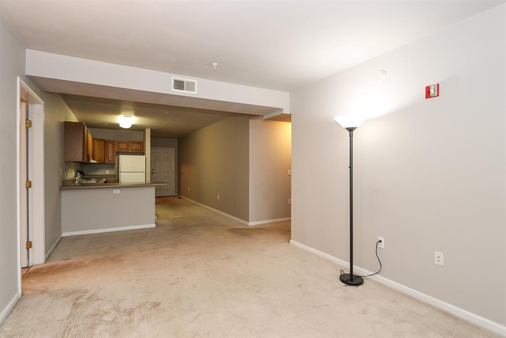 Living Room image 2 for 226 McDaniel St, 20 Dayton, OH 45405