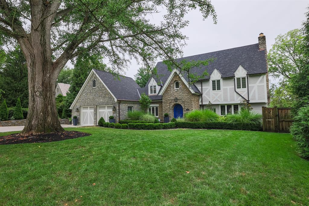 10 Forest Hill Drive Hyde Park, OH