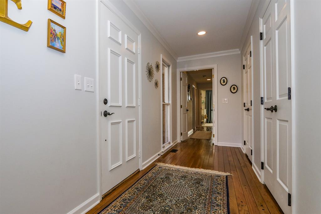 Foyer for 4386 Miami Rd Indian Hill, OH 45243