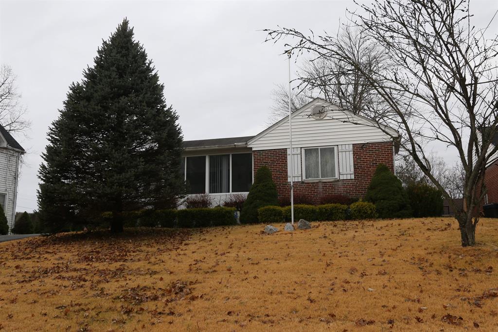 933 Nowlin Ave