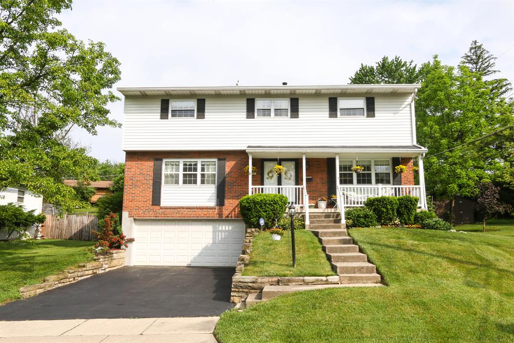 797 Evangeline Rd Forest Park, OH