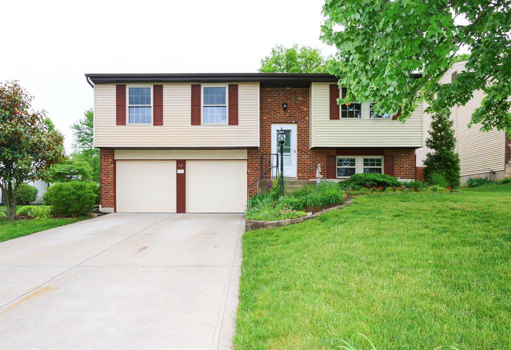 2712 Maple Tree Ct Reading, OH