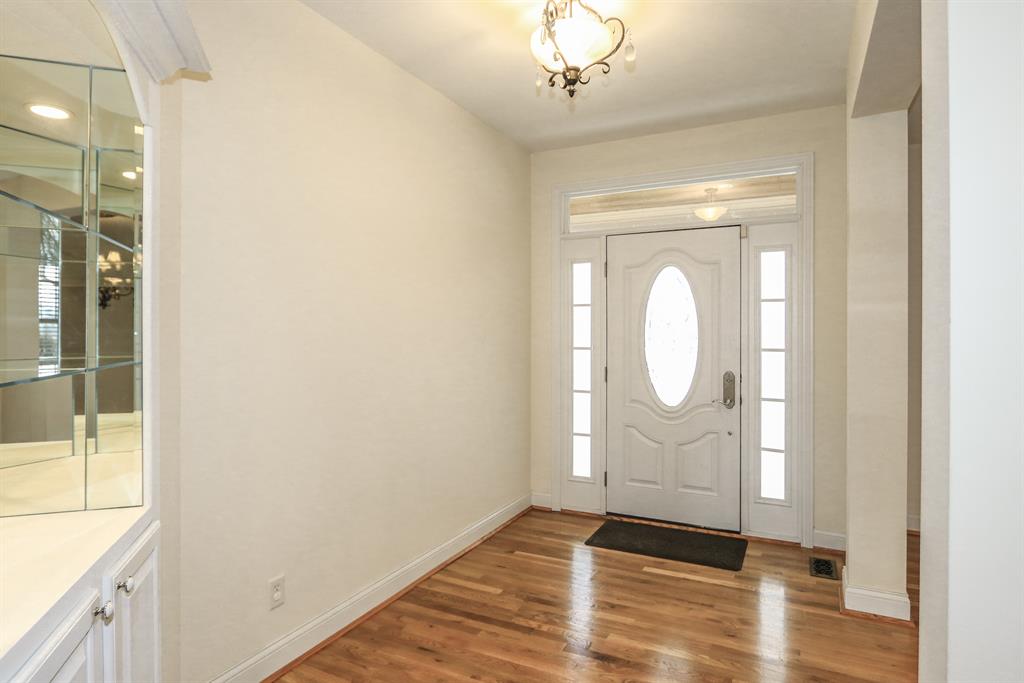 Foyer for 8501 Wilton Ave Kenwood, OH 45236