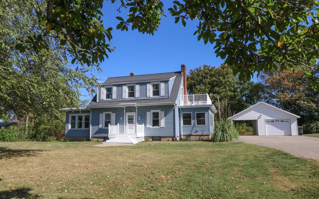 704 N Main St