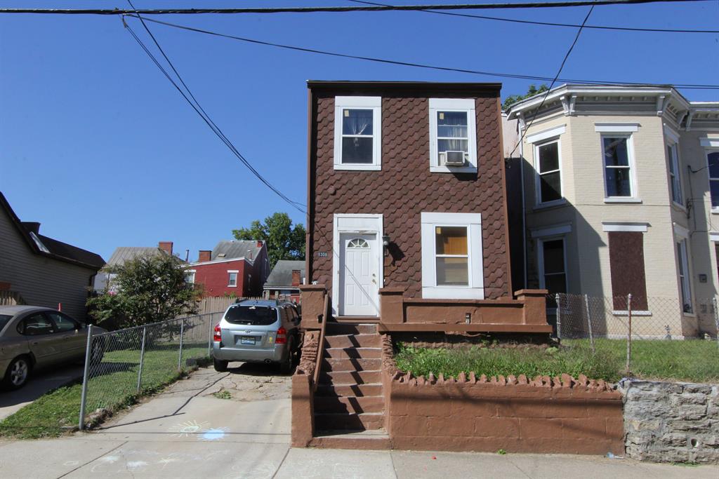 1309 Banklick St