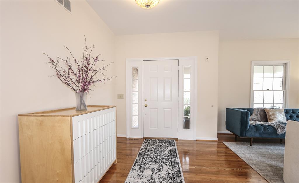 Foyer for 3852 Chimney Hill Dr Blue Ash, OH 45241