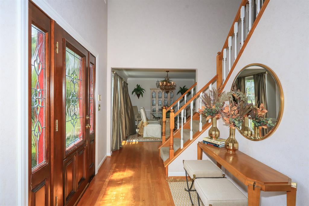 Foyer for 140 Woodspoint Dr Crestview Hills, KY 41017